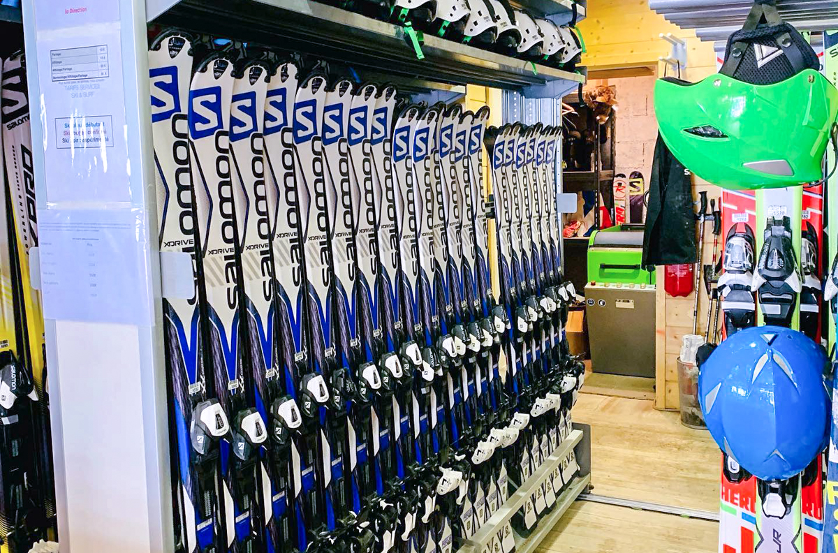 ALTI' SPORTS 1-skis.jpg